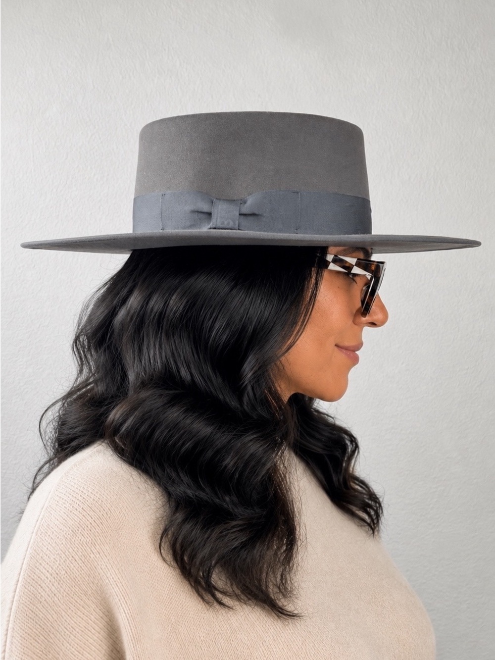 Olive & Pique NWT Grey Bow Adjustable Wide Brim Wool Hat